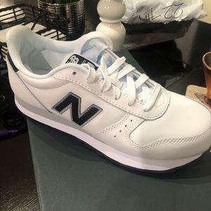 New Balance tennis shoes